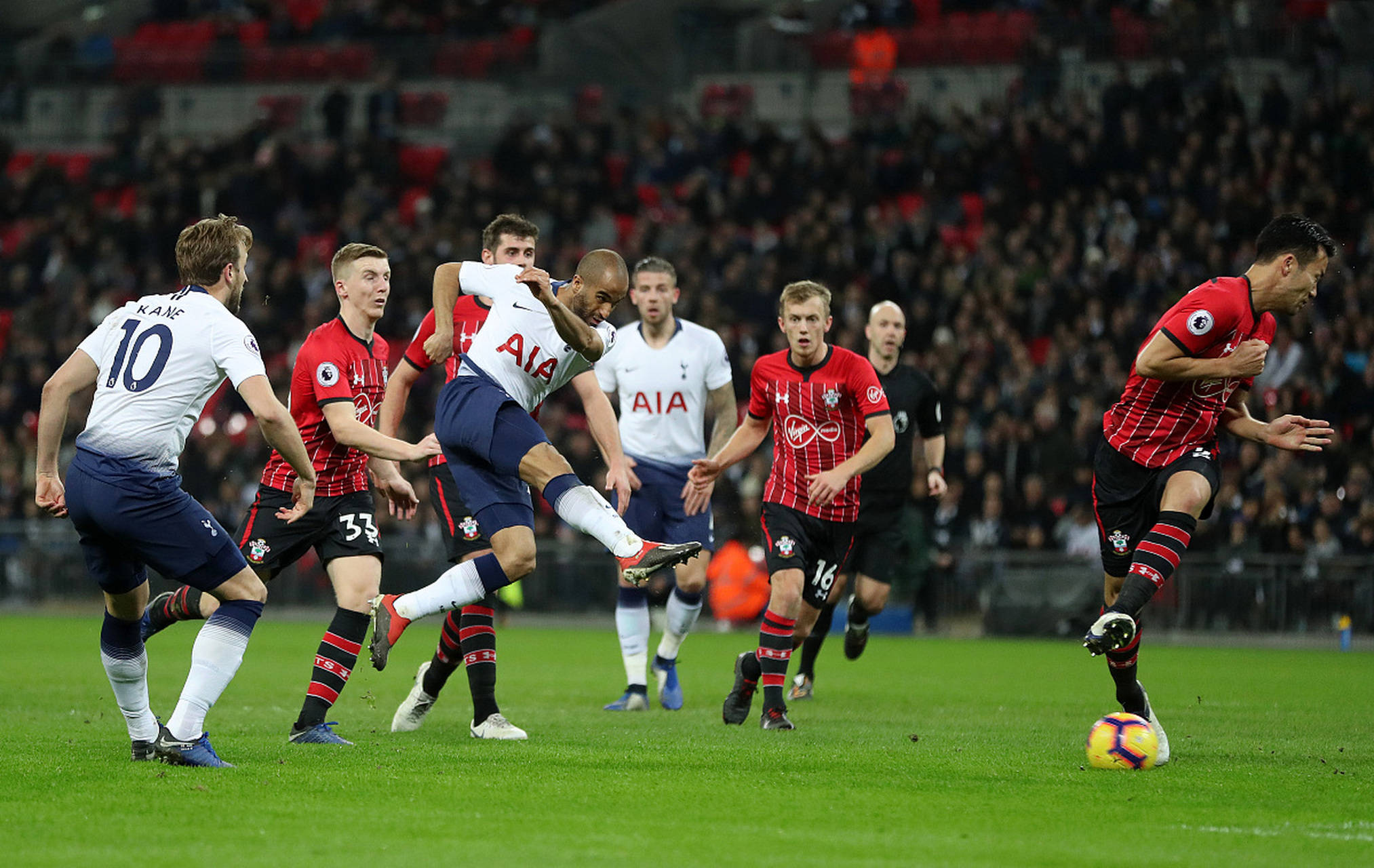 亚马尔用行 亚马尔用行