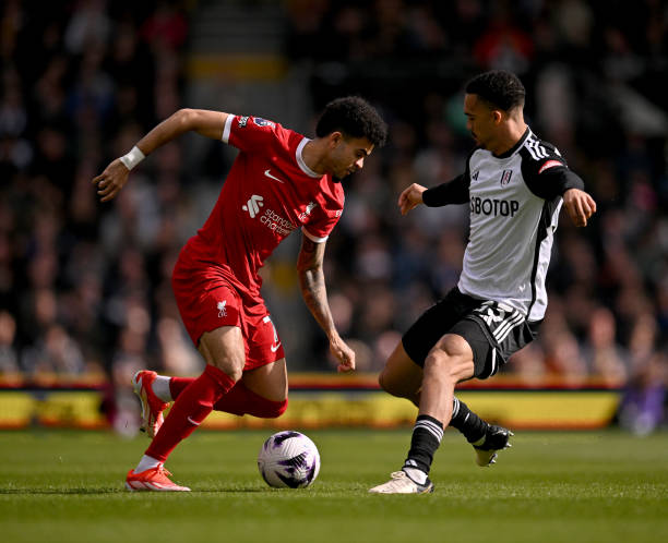 凭借坚韧的 凭借坚韧的